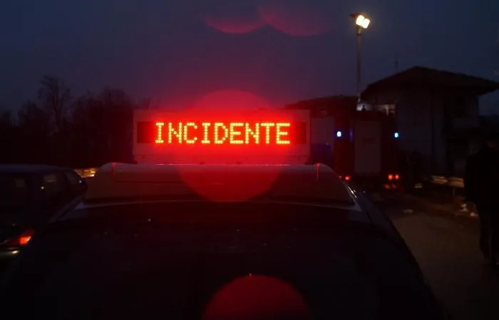 Tragico scontro nella notte sulla Catania-Gela: muoiono una donna incinta e il suo compagno