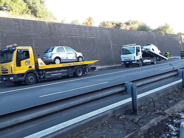 Catania, novantenne contromano in Tangenziale: due incidenti e cinque feriti