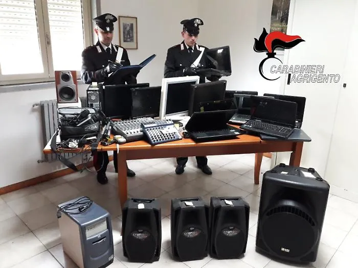 Ribera, denunciati dai carabinieri 5 cittadini romeni.