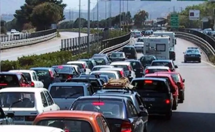 Auto elettriche, &egrave; svolta in Sicilia:punti ricarica nei nuovi rifornimenti