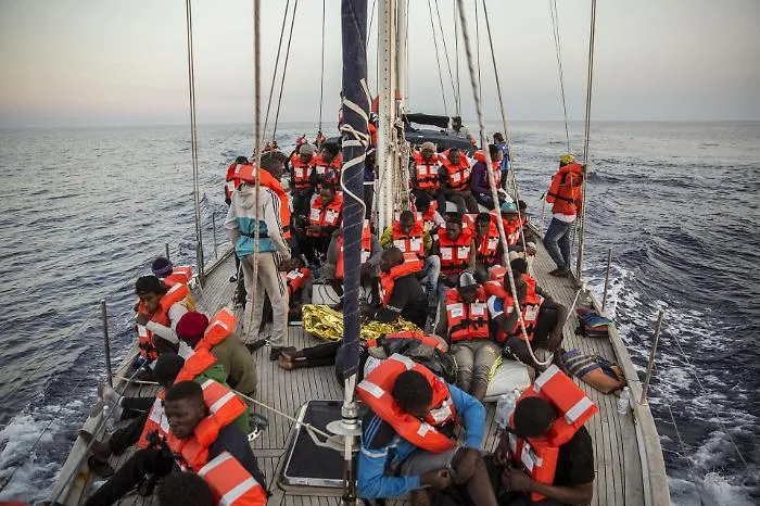 La Alex: &laquo;C'&egrave; necessit&agrave;, forziamo blocco&raquo;Salvini: forze ordine pronte a intervenire