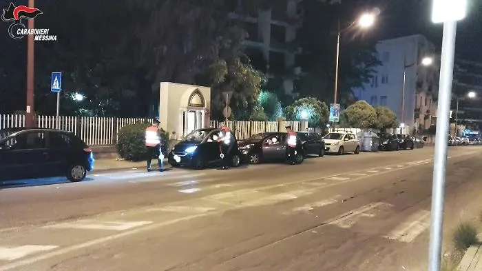 Non si ferma a posto di blocco e travolge carabiniere