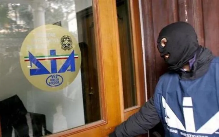 Cos&igrave; i clan si "dividono" Catania: tra droga, "pizzo" e alleanze con le 'ndrine