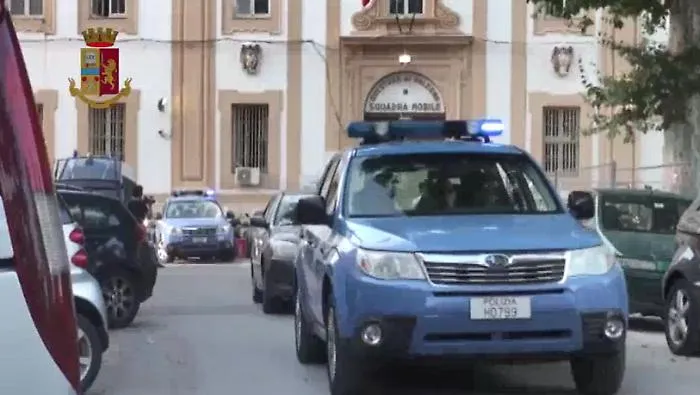 Rifornivano di droga tutta la Sicilia, in 19 arrestati all'alba a Palermo