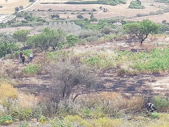 Un grosso incendio &egrave; divampato nelle vicinanze delle catacombe paleocristiane a Naro