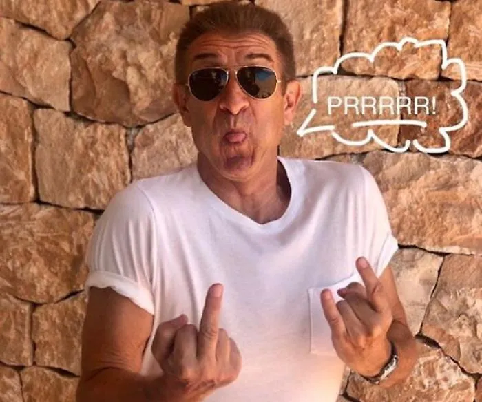Incidente per seminare i paparazzi, Ezio Greggio risponde con &laquo;gesti eloquenti&raquo;