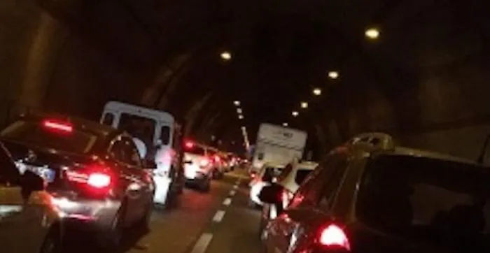 Incidente sulla Catania-SiracusaGrave una donna, traffico in tilt 
