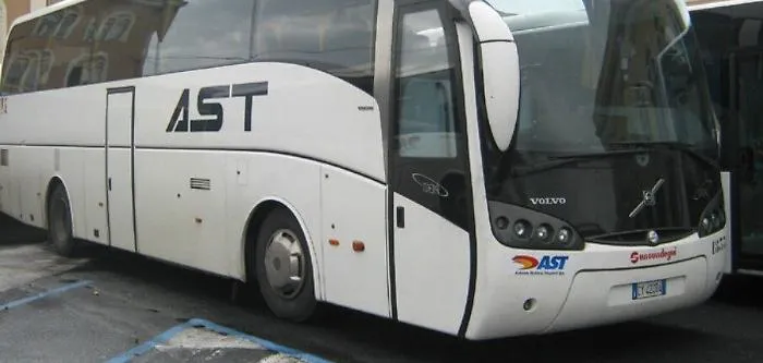 Caro voli, studenti a casa a Natale con i pullman Ast della Regione