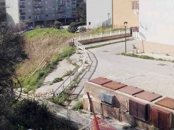 Frana in via Favignana, &laquo;la staticit&agrave; delle case non sarebbe a rischio&raquo;