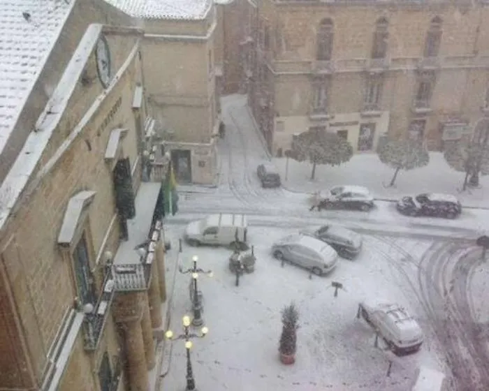 A Enna scuola chiuse per l&rsquo;abbondante nevicata