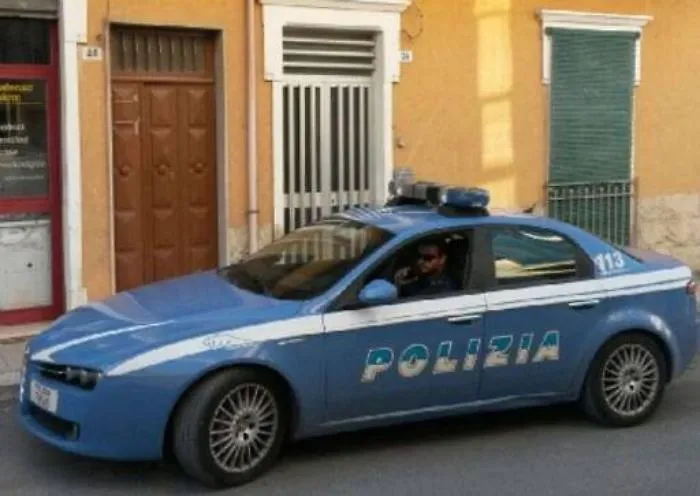 &laquo;Paga o non ti lasciamo andare&raquo; La Polizia libera minore straniera