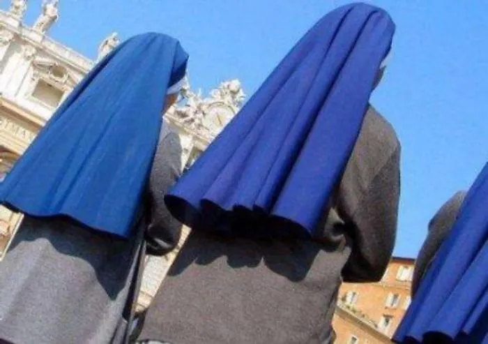 Palermo, patente ritirata a suora Guidava sulla corsia d&rsquo;emergenza