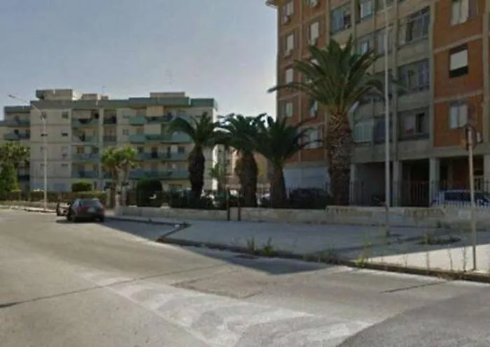 Siracusa, esplosione in condominio Ferito anziani, evacuati residenti
