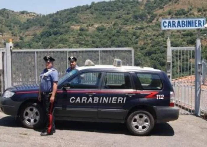 Taormina, proprietari al matrimonio e loro tentano di svaligiare la casa