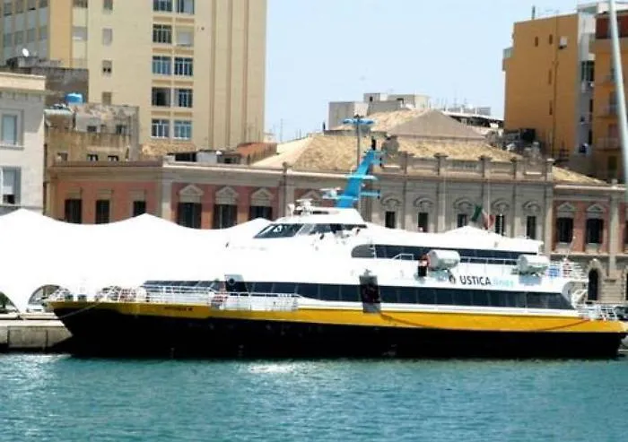 Ustica Lines, Regione non paga il servizio &laquo;Stop ai collegamenti con le isole minori&raquo;
