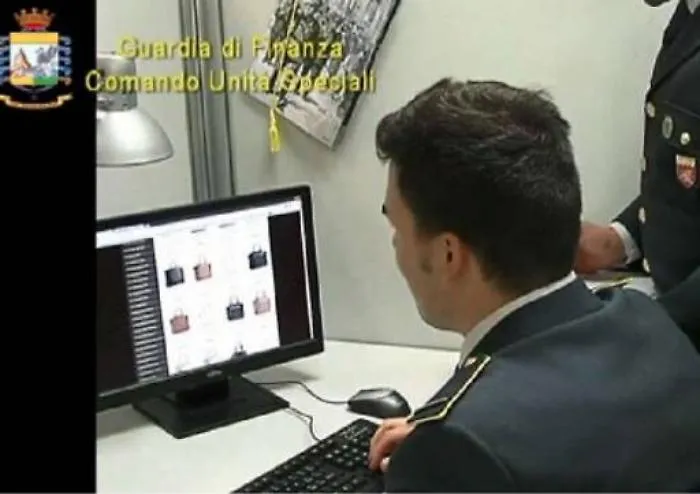 Vendita on line di marchi "fasulli" Perquisizioni a Palermo e Catania