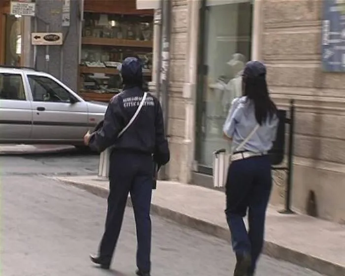Vigilessa aggredita a Messina da due motociclisti multati