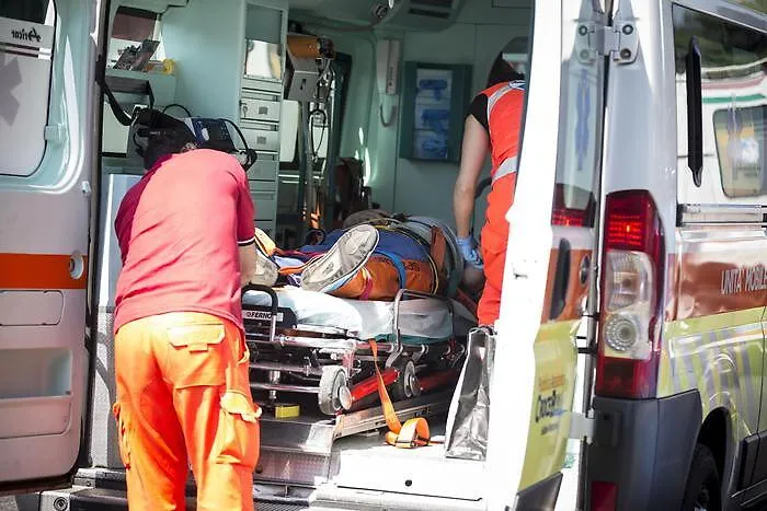 Bimba in castigo per marachella cade dal quinto piano e muore