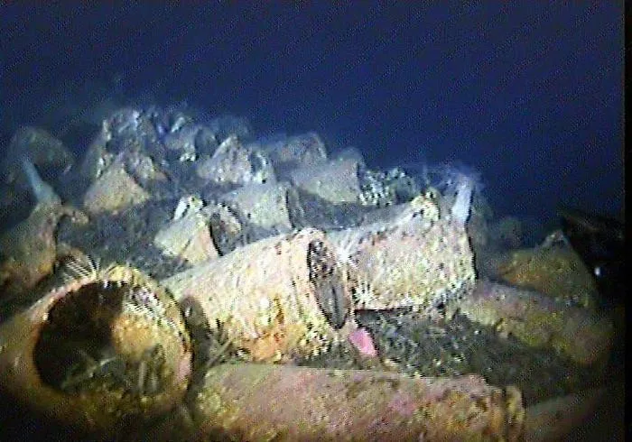 Alle Eolie relitti osservati con sommergibile