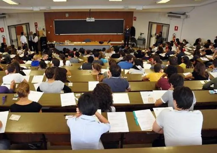 Atenei, Sicilia addio iscritti: - 30% in 10 anni &laquo;Ecco perch&eacute; uno studente su 3 fugge&raquo;