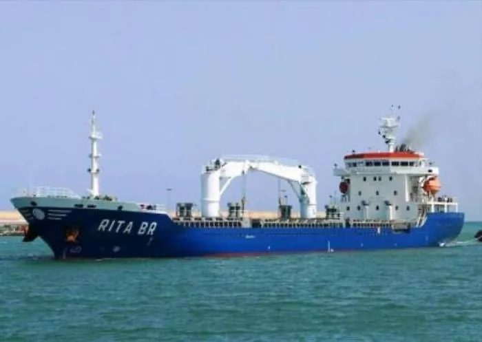 Augusta protesta: &laquo;Dall&rsquo;Ilva una nave carica di veleni&raquo;