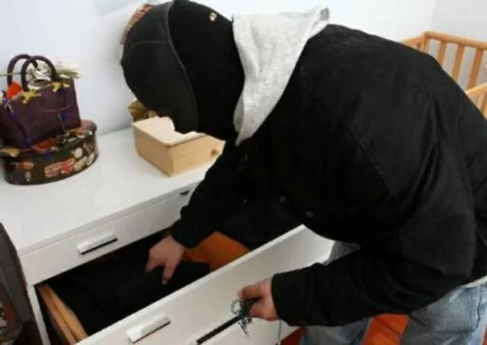 Catania, 20 furti in casa al giorno rom e &ldquo;locali&rdquo; si dividono la citt&agrave;