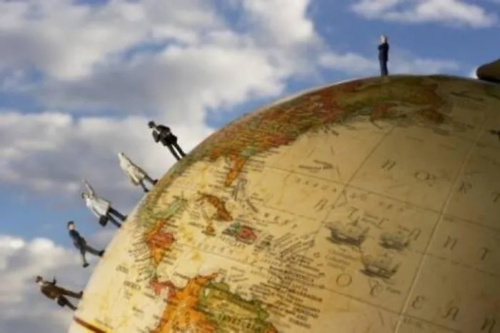 Due storie, due epoche diverse nello spot &ldquo;Ribelli sempre&rdquo; contro la fuga dei cervelli