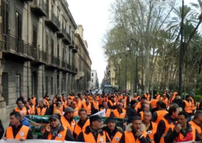 Forestali, in 24mila senza lavoro i sindacati: &laquo;Situazione gravissima&raquo;