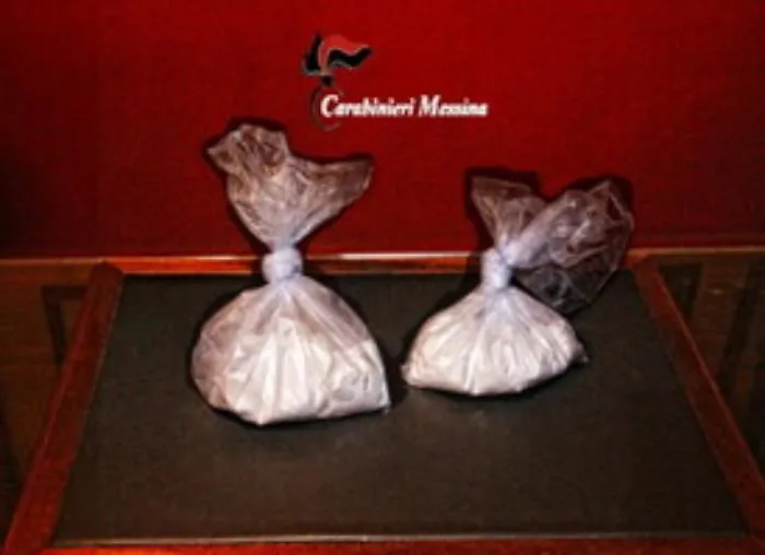 Scende dal traghetto con mezzo chilo di cocaina, agrigentino arrestato a Messina