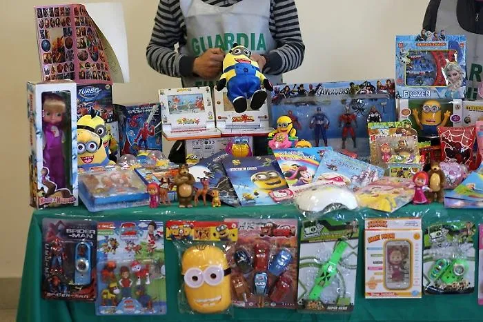 Catania, la GdF sequestra 2,5 mln di giocattoli con marchi contraffatti