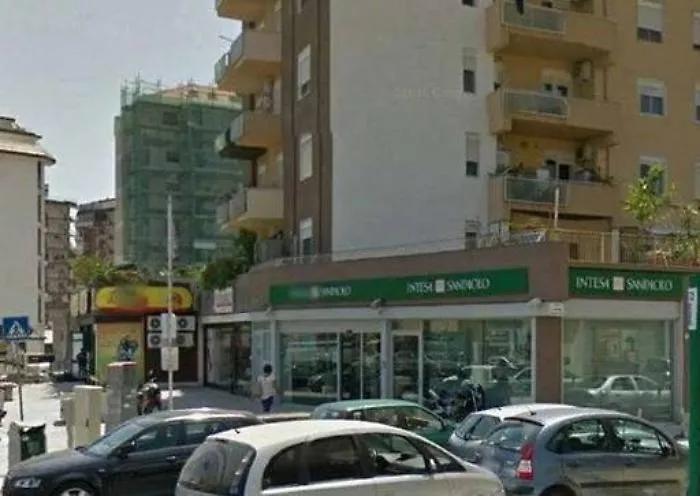 Palermo, rapina a furgone portavalori Banditi sparano, ferito un metronotte