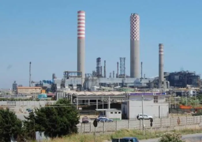 Raffineria Gela, il Comune a Roma lancia il suo piano di riconversione