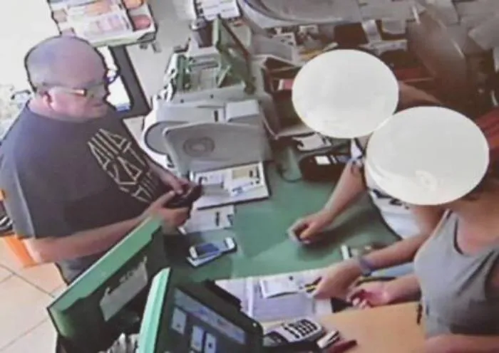 Ragusa, arrestata la banda che truffava con le postepay