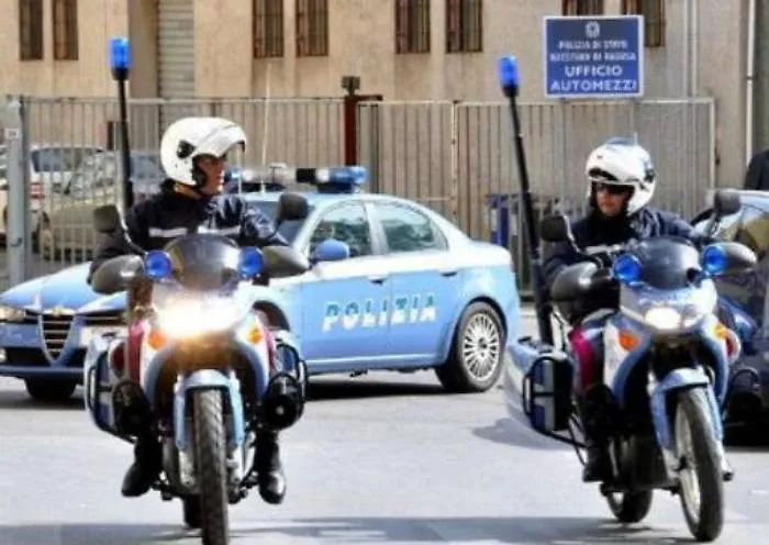 Ragusa, gli sequestrano l&rsquo;auto e lui tenta di darla alle fiamme