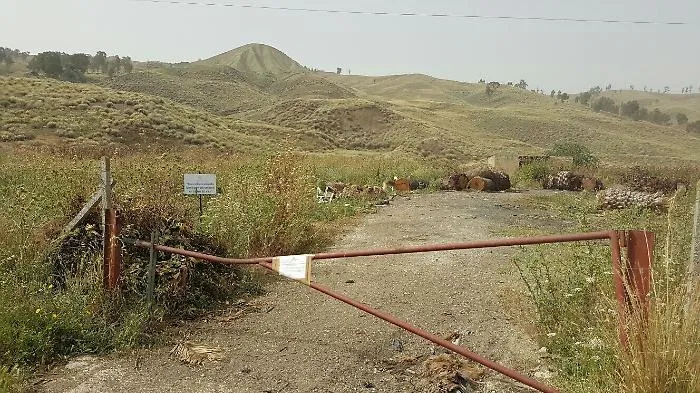 Carcasse di animali in terreno confiscato alla mafia: sequestrato