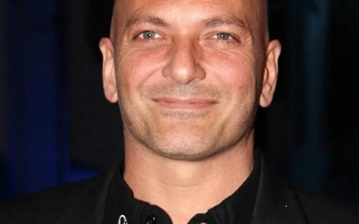 Messinese si finge &laquo;pornodivo&raquo; per &laquo;conquistare&raquo; showgirl