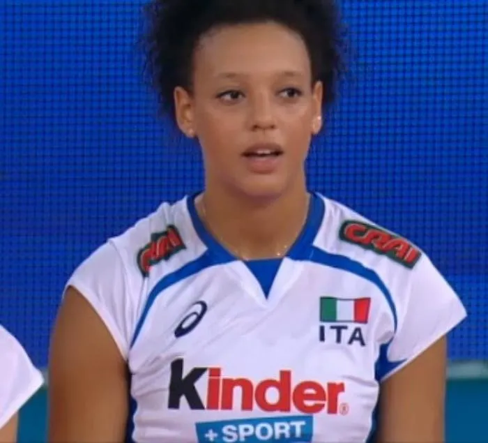 Italvolley in rosa passa alla Final Six Entusiasmo dei tifosi al Palacatania gremito