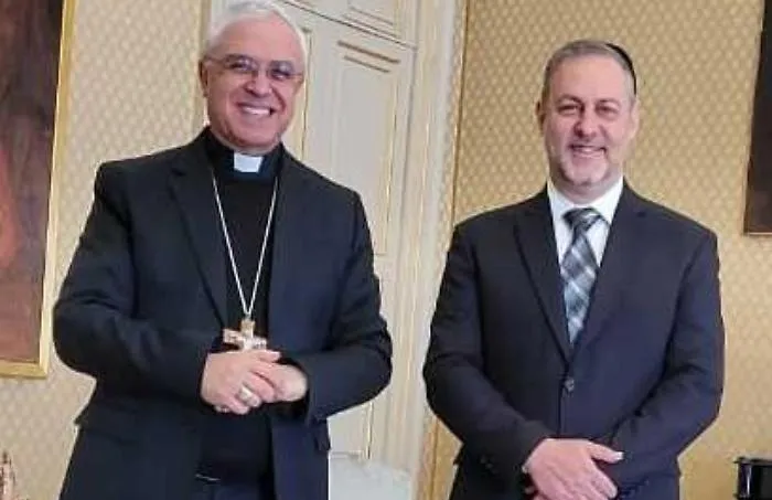 Monsignor-Luigi-Renna-e-Rav-Gilberto-Ventura-1