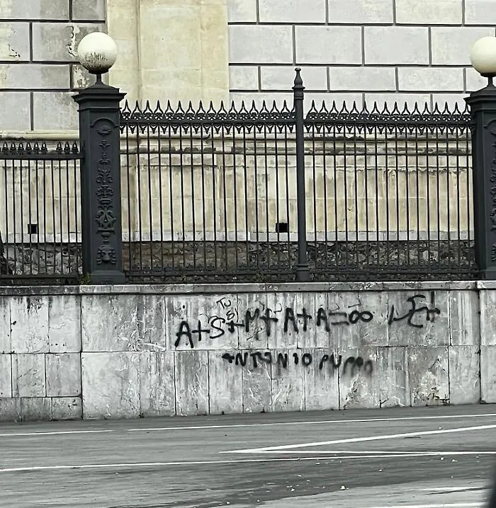 Muro-imbrattato