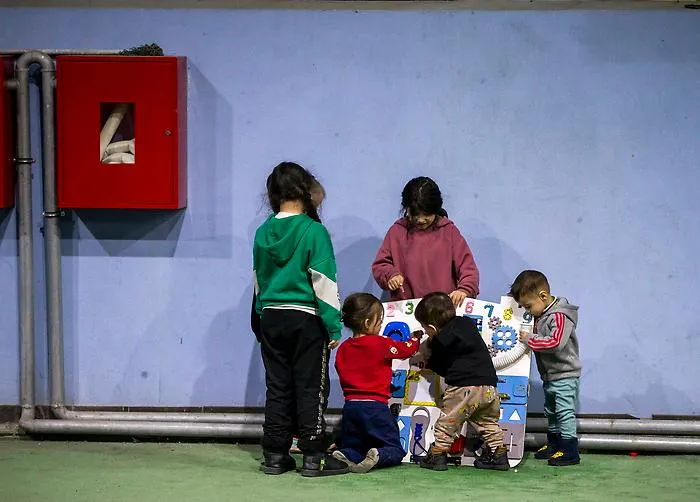 Fleeing Ukrainians arrive in Moldova