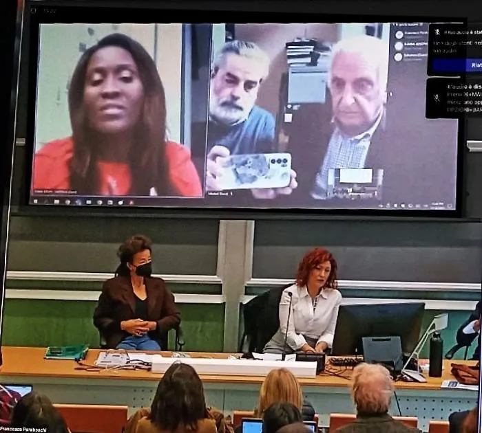 La presentazione. In alto l'autrice, Farina e Granata