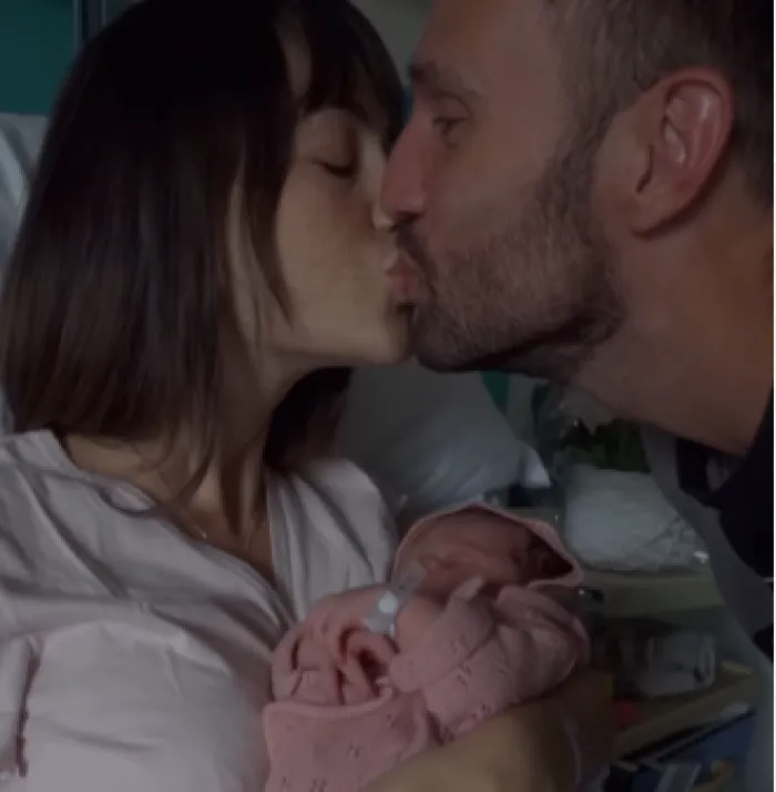 Rosalinda Cannav&ograve; e Andrea Zenga con la piccola Camilla