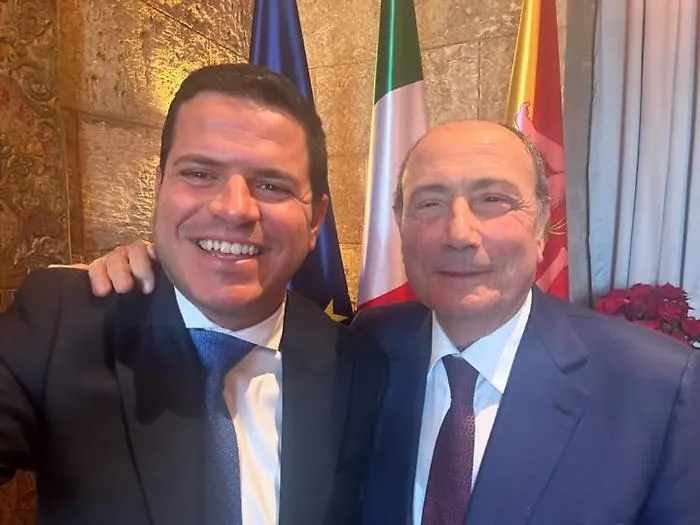 Galvagno e Schifani selfie
