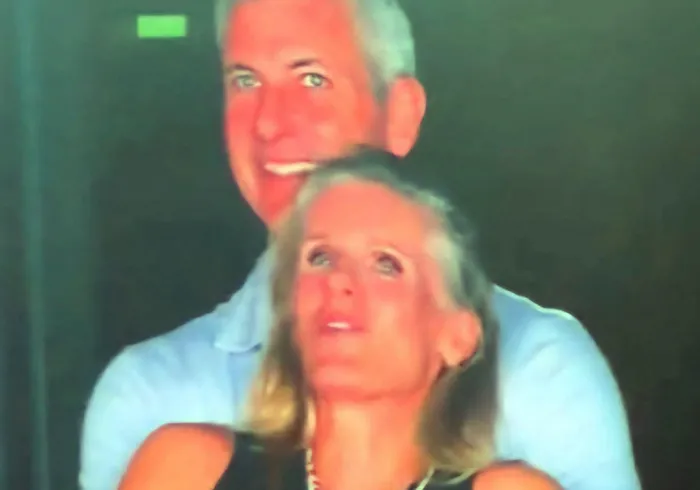 kiss cam