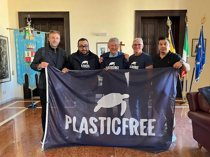 Ispica, il Comune stipula intesa con l'associazione Plastic Free