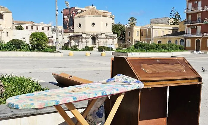 Borgata in declino: residenti denunciano degrado e insicurezza