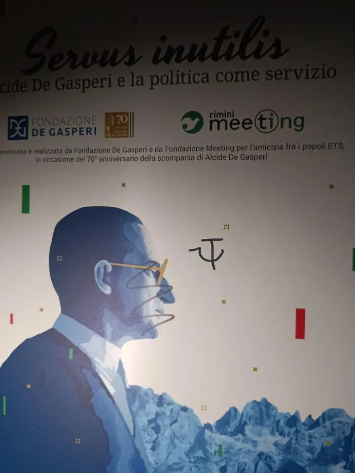 Imbrattati i pannelli della mostra su De Gasperi, Cuffaro: &laquo;Andiamo avanti&raquo;