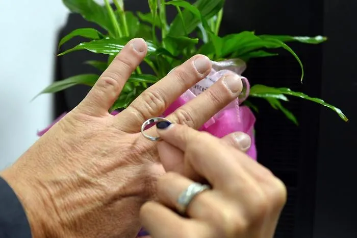 La donna che si &egrave; sposata due volte senza divorziare: denunciata per bigamia