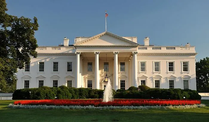 Trump demolisce un pezzo della Casa Bianca per fare una pista da ballo