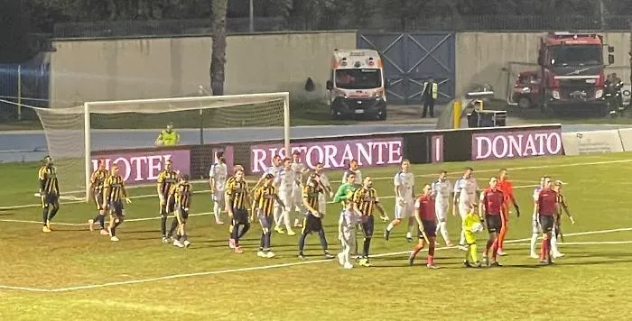 Ancora mal di trasferta, Siracusa ko a Giugliano e sempre pi&ugrave; ultimo